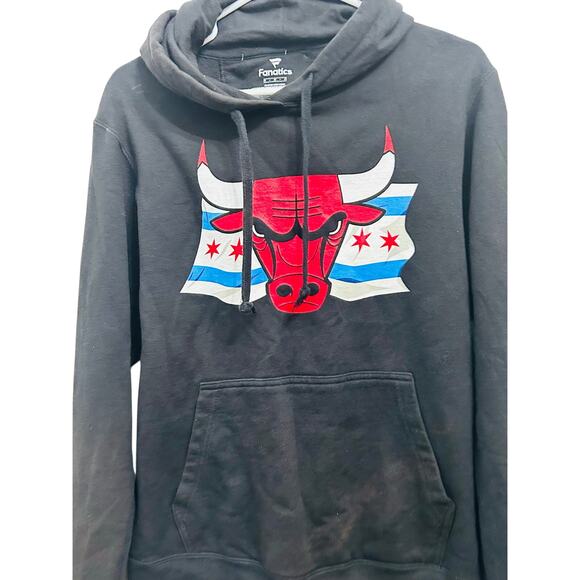 Chicago Bulls NBA Hometown Collection Chicago Flag Pullover Hoodie Black Medium - Picture 1 of 3